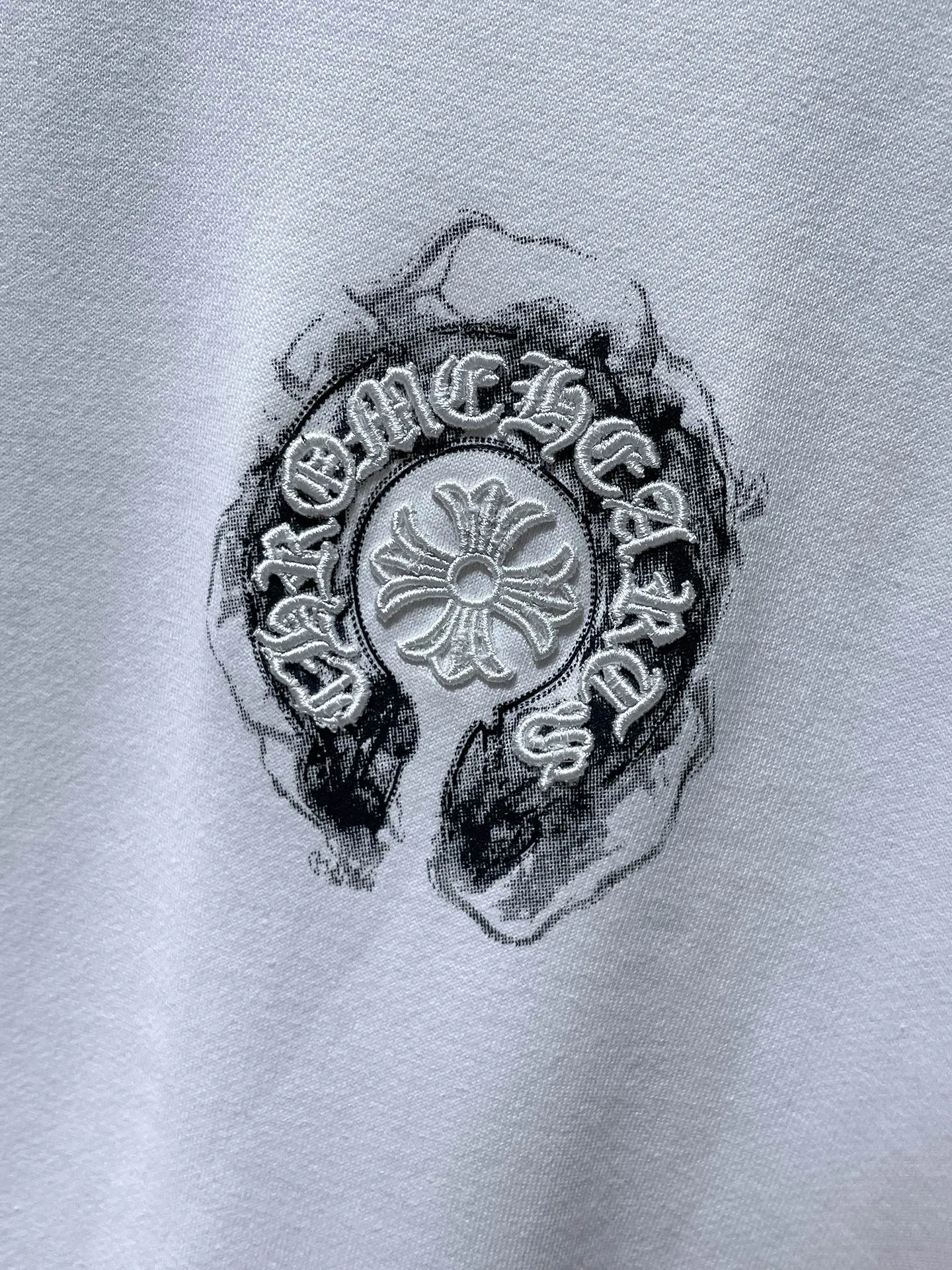P260 Chrome Hearts Autumn and Winter 2025 Counter Synchronization Chrome Horseshoe Sanskrit Cross Embroidery Hand-painted Hooded Sweatshirt Vacuum Embroidery Method! Heavy embroidery! ! ! Tens of thousands of needles! ! Recommended colors: White Black Size: S, M, L, XL